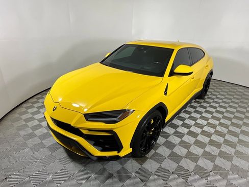 Used 2022 Lamborghini Urus image 9