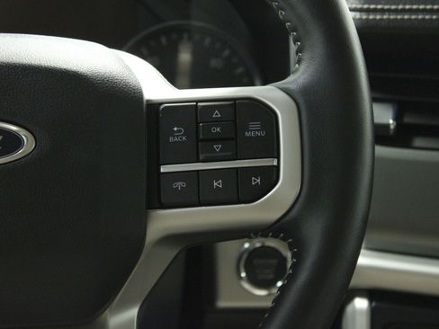 Used 2024 Ford Expedition XLT RWD image 25