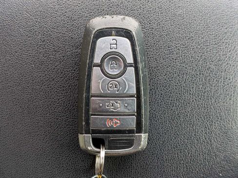Used 2019 Ford Edge ST w/ Equipment Group 401A AWD/4WD image 32