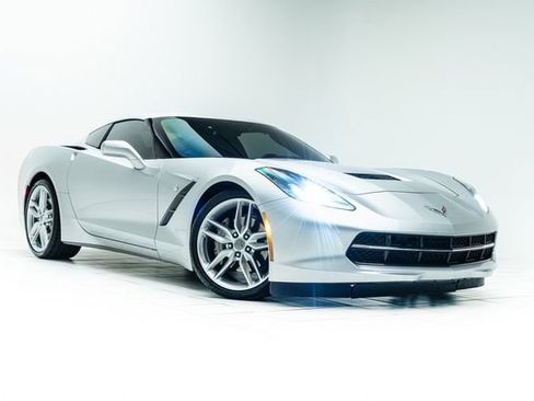 Used 2019 Chevrolet Corvette Stingray Coupe w/ 1LT RWD image 5
