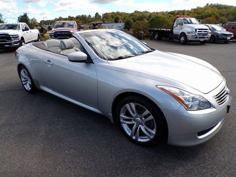 Used 2010 INFINITI G37 Convertible image 10