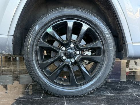 Used 2021 Jeep Grand Cherokee Altitude image 29