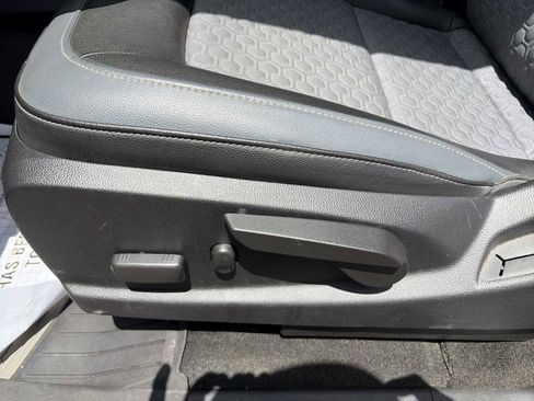 Used 2018 Chevrolet Colorado Z71 w/ Z71 Midnight Edition image 14