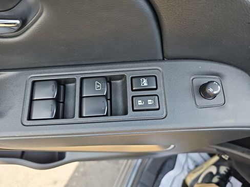 Used 2025 Nissan Frontier SV RWD image 28