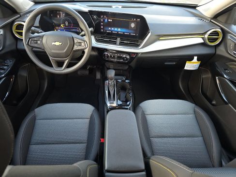 New 2026 Chevrolet Trax LT image 3