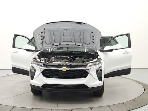 New 2026 Chevrolet Trax LS FWD image 10