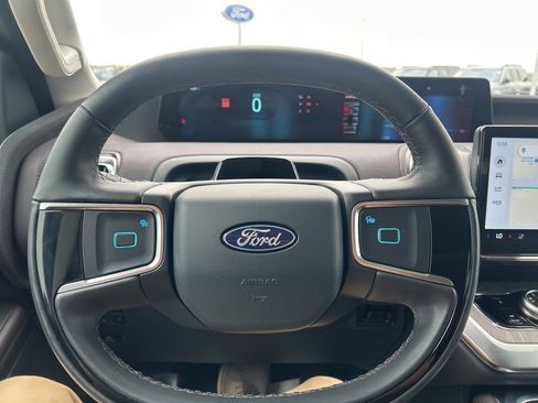 Used 2025 Ford Expedition Max Platinum w/ Platinum Ultimate Package image 32