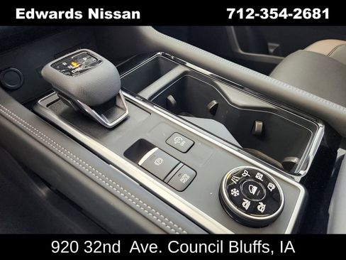 New 2026 Nissan Pathfinder Platinum image 35