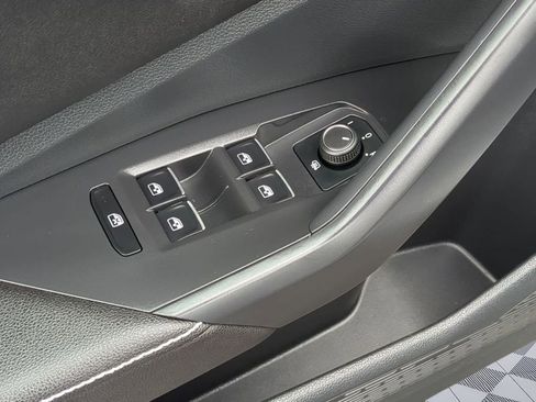 Used 2025 Volkswagen Jetta S image 11