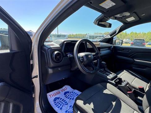 Used 2024 Chevrolet Colorado W/T image 31