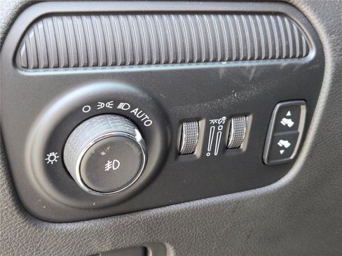 Used 2022 Jeep Wagoneer Series II AWD/4WD image 26