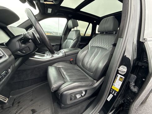 Used 2021 BMW X5 M50i w/ Executive Package image 12