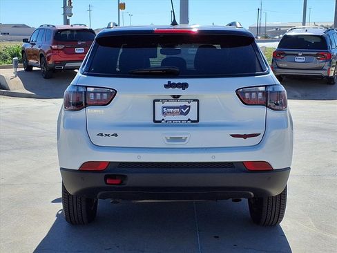 Used 2023 Jeep Compass Trailhawk image 6