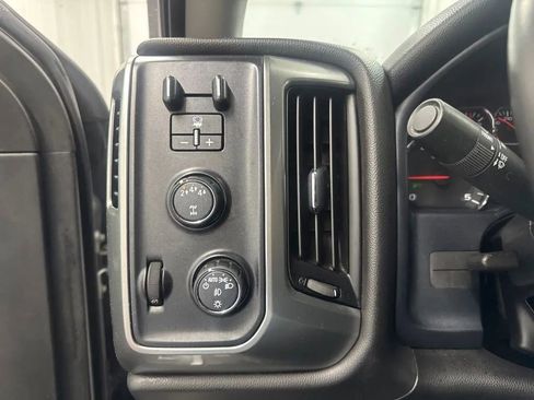 Used 2019 Chevrolet Silverado 2500 LT w/ LT Convenience Package AWD/4WD image 11