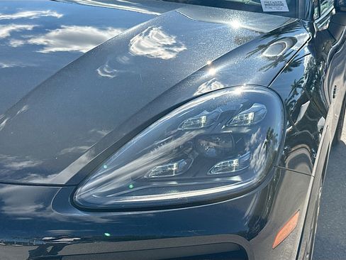 Used 2023 Porsche Cayenne image 37