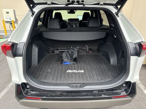 Used 2022 Toyota RAV4 XSE image 13