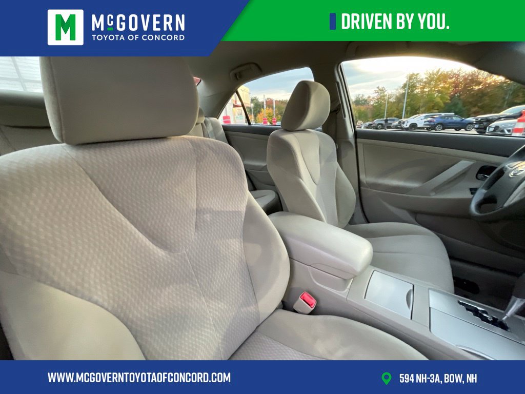 Used 2010 Toyota Camry LE FWD image 24