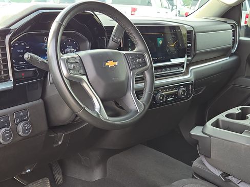 Used 2025 Chevrolet Silverado 2500 LT w/ Convenience Package AWD/4WD image 17