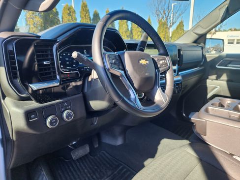 Used 2025 Chevrolet Silverado 1500 LT image 21