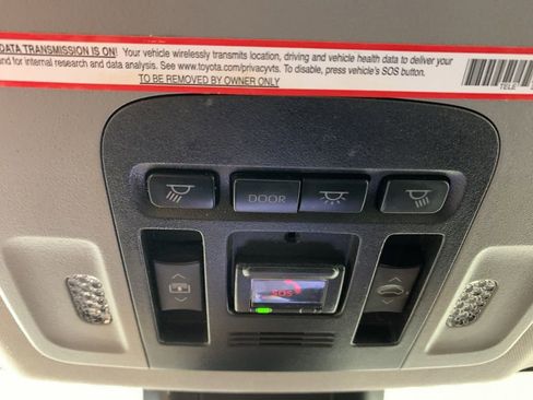 Used 2022 Toyota Camry XSE FWD image 21