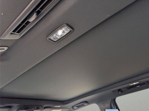 New 2026 Chevrolet Suburban High Country AWD/4WD image 17