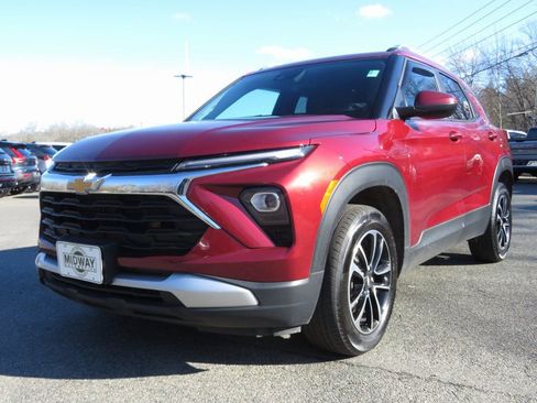 Used 2024 Chevrolet TrailBlazer LT w/ Driver Confidence Package image 1