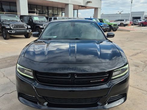 Used 2018 Dodge Charger SXT Plus image 2