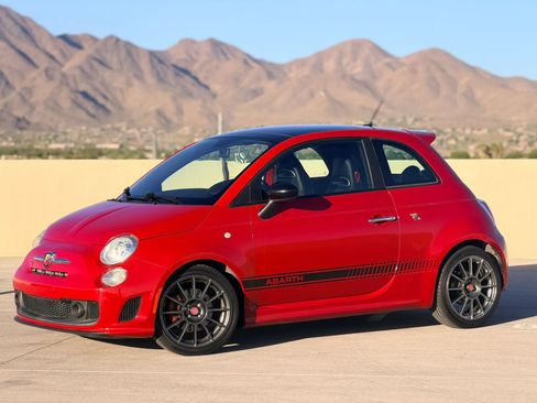 Used 2012 FIAT 500 Abarth w/ Safety & Convenience Pkg FWD image 2