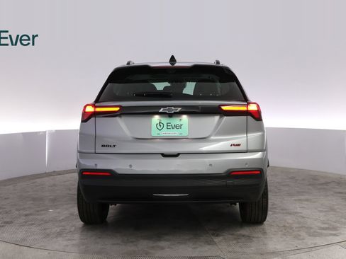 Used 2027 Chevrolet Bolt RS w/ Technology Package FWD image 15