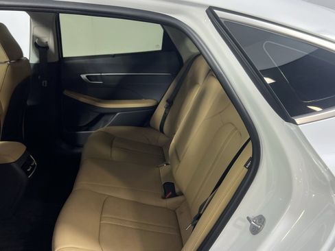 Used 2025 Hyundai Sonata Limited w/ Winter Weather Package image 26