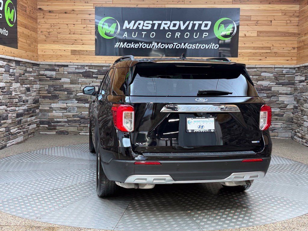 Used 2020 Ford Explorer XLT w/ Equipment Group 202A AWD/4WD image 15