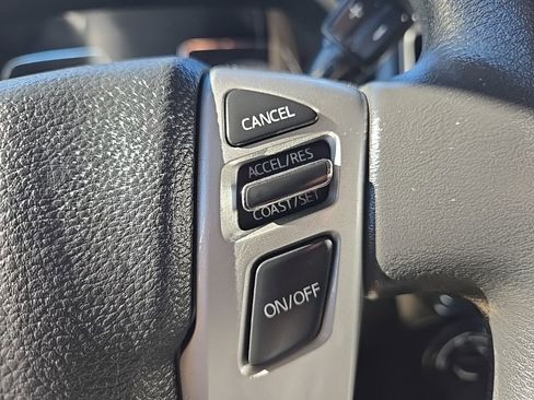 Used 2017 Nissan Titan S image 15