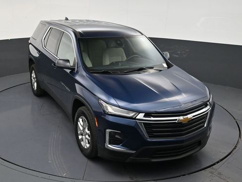 Used 2023 Chevrolet Traverse LS FWD image 18