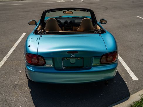 Used 2001 MAZDA MX-5 Miata RWD image 14