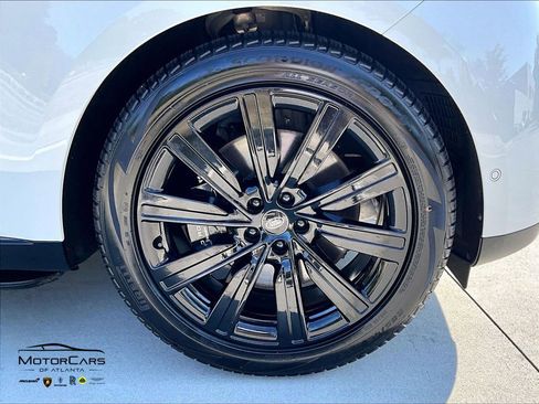 Used 2025 Land Rover Range Rover Long Wheelbase Autobiography AWD/4WD image 33