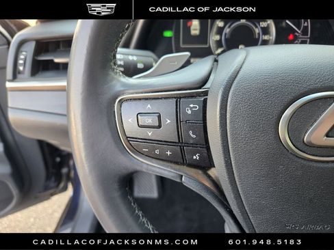 Used 2021 Lexus ES 300h w/ Premium Package FWD image 18