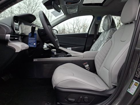 New 2026 Hyundai Elantra Limited image 11