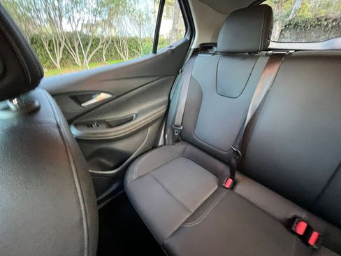 Used 2025 Buick Encore GX Preferred image 37