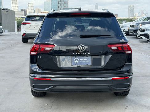 Certified 2022 Volkswagen Tiguan SE image 10