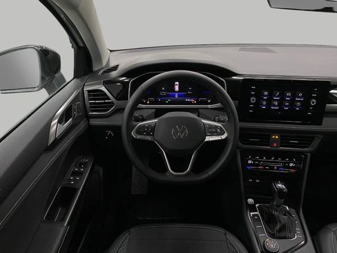 New 2026 Volkswagen Taos SE image 12