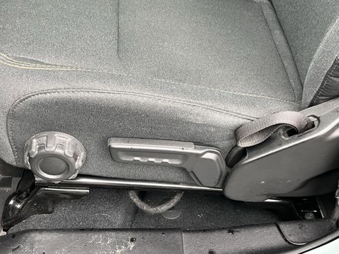 Used 2024 Jeep Wrangler Unlimited w/ Convenience Group image 14