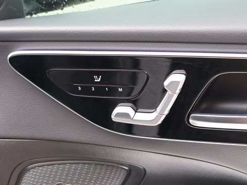 Used 2025 Mercedes-Benz C 300 4MATIC Sedan image 10