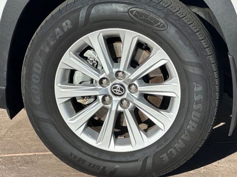 Certified 2024 Toyota Grand Highlander XLE image 34