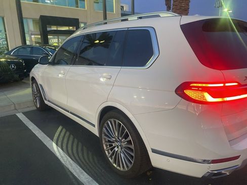 Used 2024 BMW X7 xDrive40i w/ Premium Package AWD/4WD image 5
