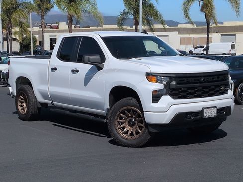 Used 2025 Chevrolet Silverado 1500 Custom RWD image 2