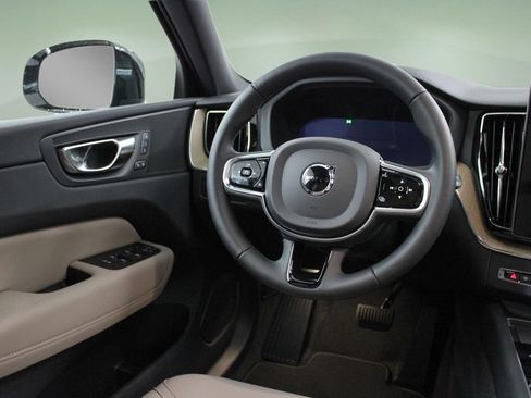 New 2026 Volvo XC60 B5 Core AWD/4WD image 18