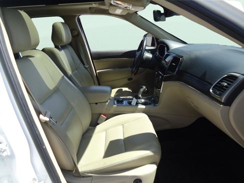 Used 2021 Jeep Grand Cherokee Limited w/ Luxury Group II AWD/4WD image 15