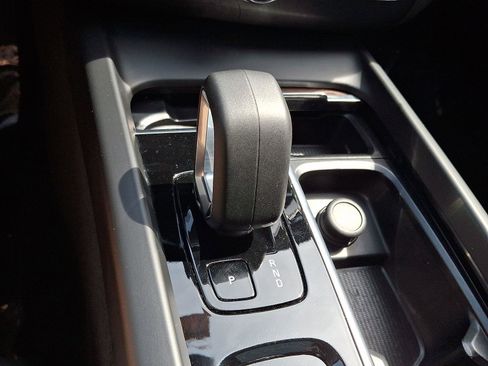 Certified 2023 Volvo XC60 B5 Plus w/ Climate Package image 16