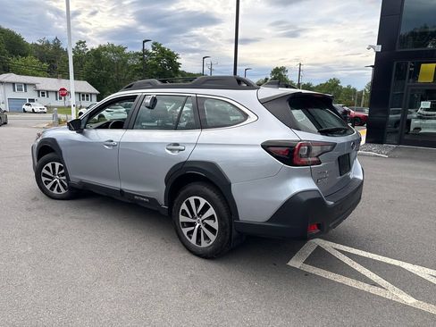 Used 2024 Subaru Outback AWD/4WD image 3