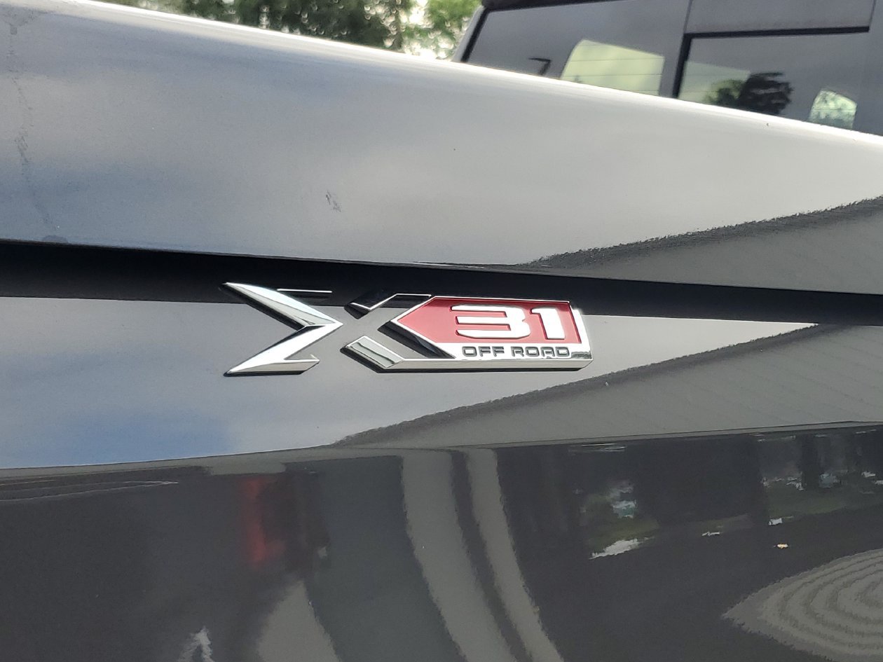 Used 2021 GMC Sierra 1500 SLT w/ SLT Premium Plus Package AWD/4WD image 9